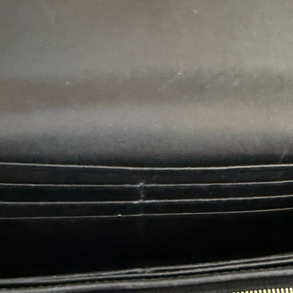 Gucci Black Embossed Leather Wallet with Gold GG Logo - Picture 7 of 9